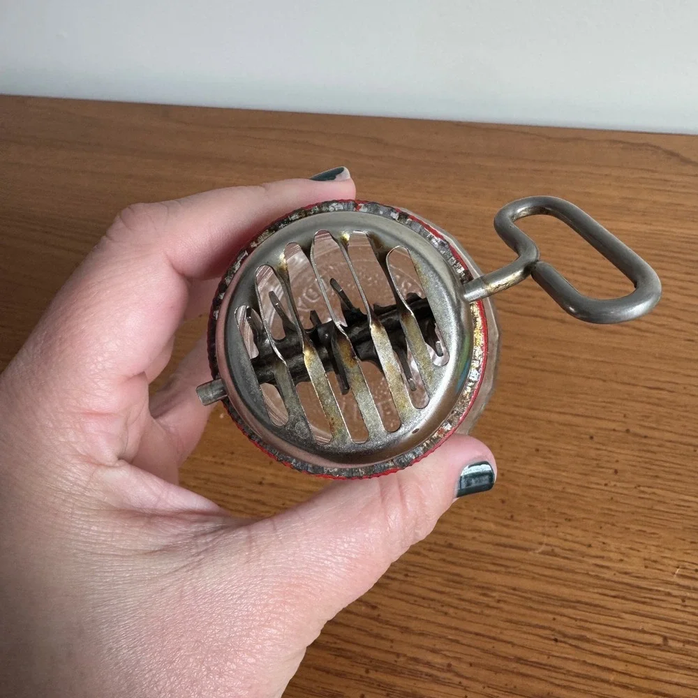 Federal Tool Co Chicago Vintage Nut Chopper with Glass Jar‎ and Measuring Lid